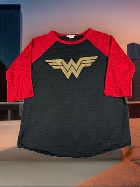 L&B Life Wonder Woman Raglan Baseball Graphic Tee Large Black Red Cotton Blend